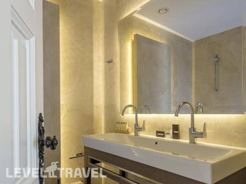 Фотография 3 Sixty Hotel & Suites