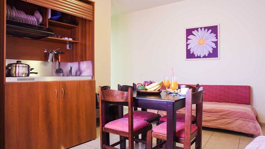 Theo Hotel