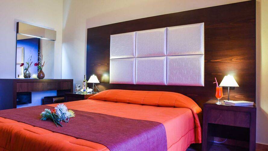 Theo Hotel