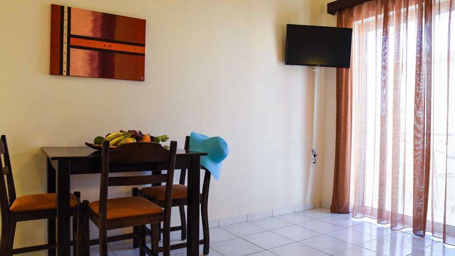 Theo Hotel
