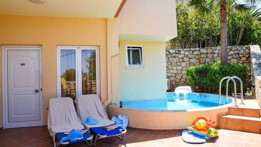 Theo Hotel