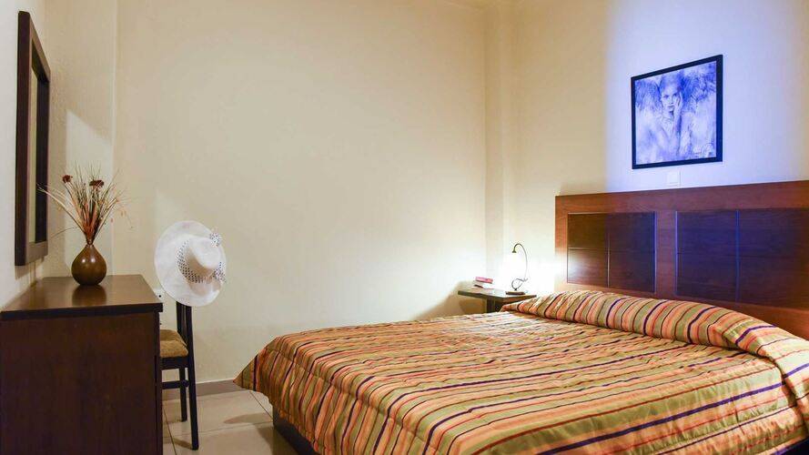 Theo Hotel