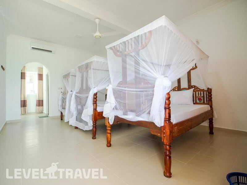 Фотография Visitors Inn Hotel