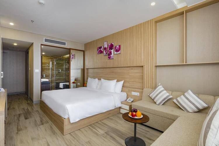 Emerald Bay Hotel & Spa