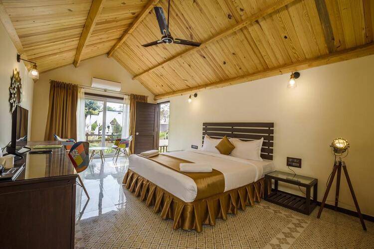 Stone Wood Resort & Spa