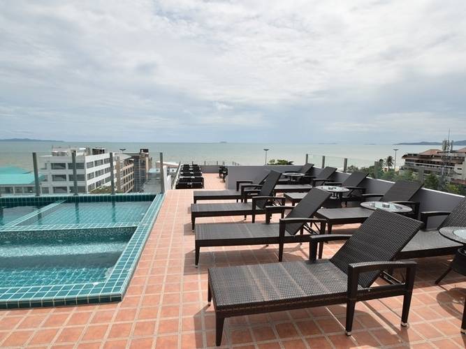 Golden Jomtien Beach Hotel