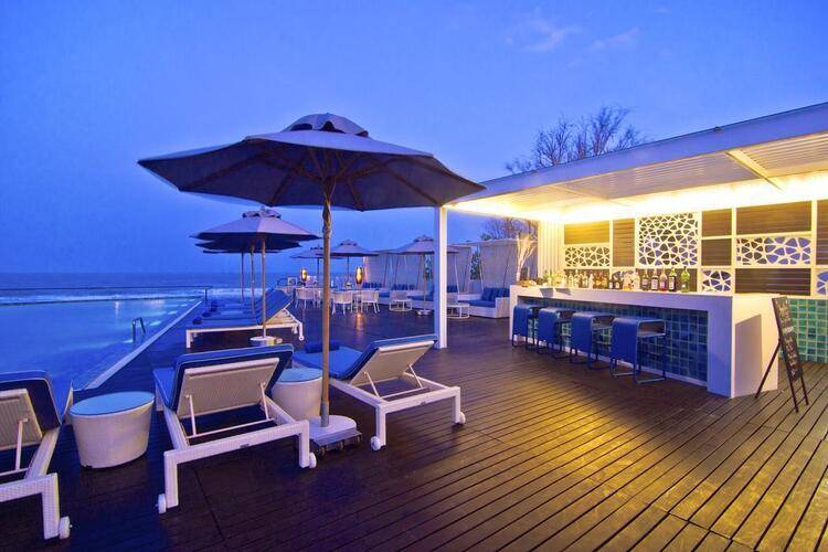 The Rock Huahin Beachfront Spa Resort 4★, Хуа Хин