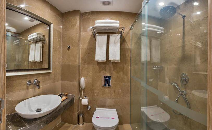 Aybar Hotel