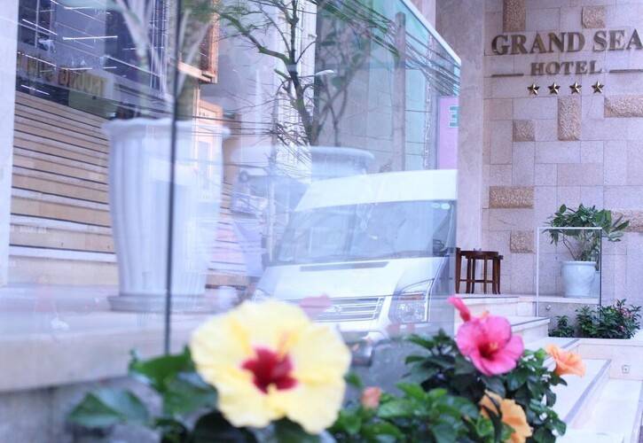 Grand Sea