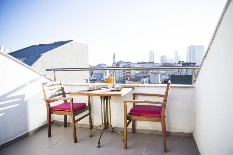 Grand Aras Hotel & Suites