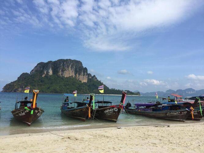 Maneetel Krabi Beachfront