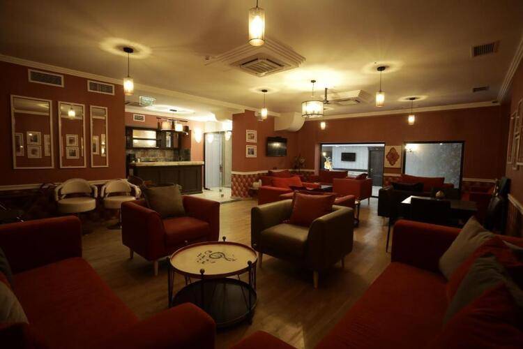 Redline Hotel