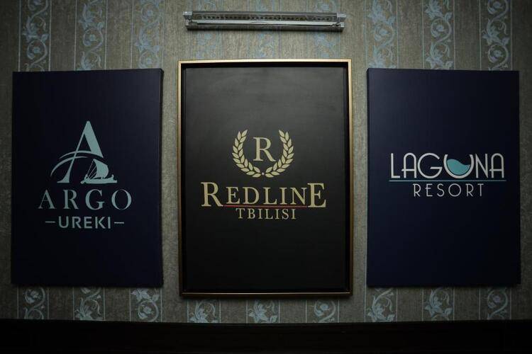 Redline Hotel