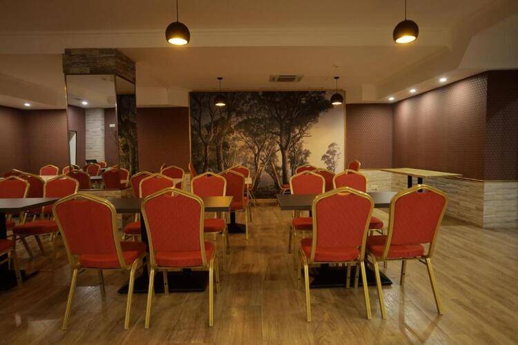 Redline Hotel
