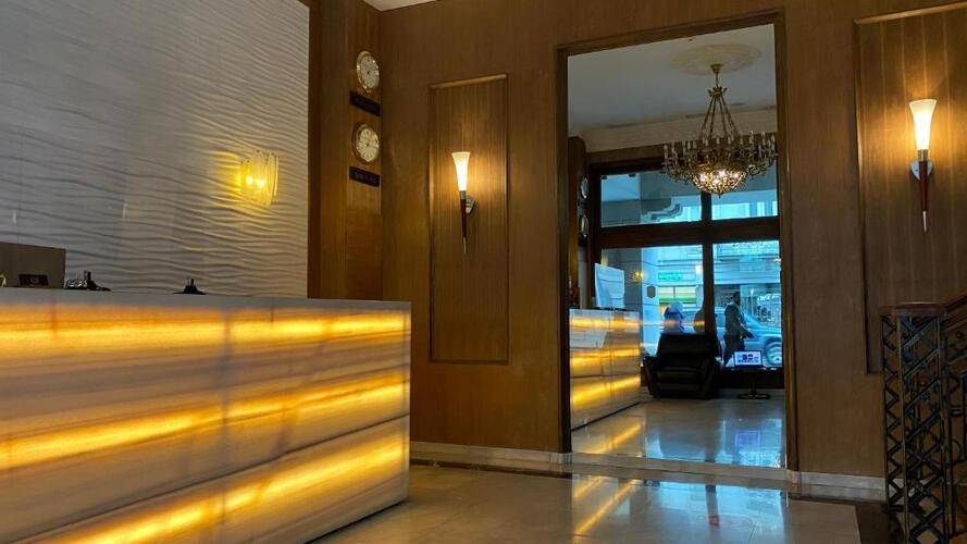 Redline Hotel