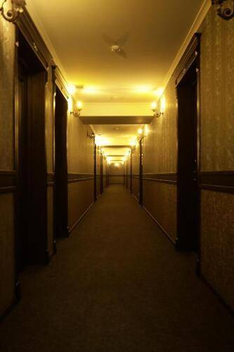 Redline Hotel