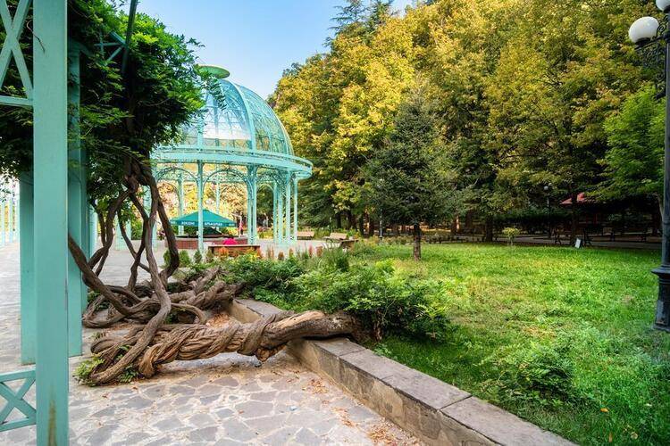Golden Tulip Borjomi