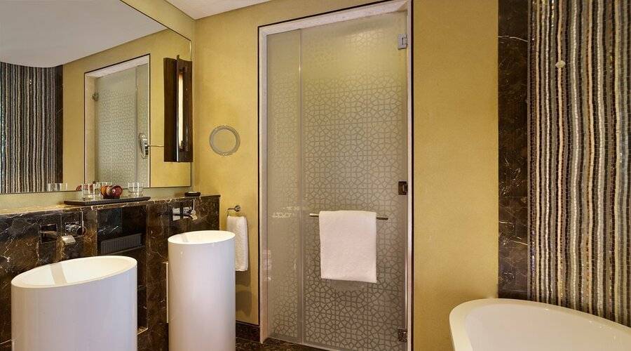 Grand Hyatt Abu Dhabi Hotel & Residences Emirates Pearl