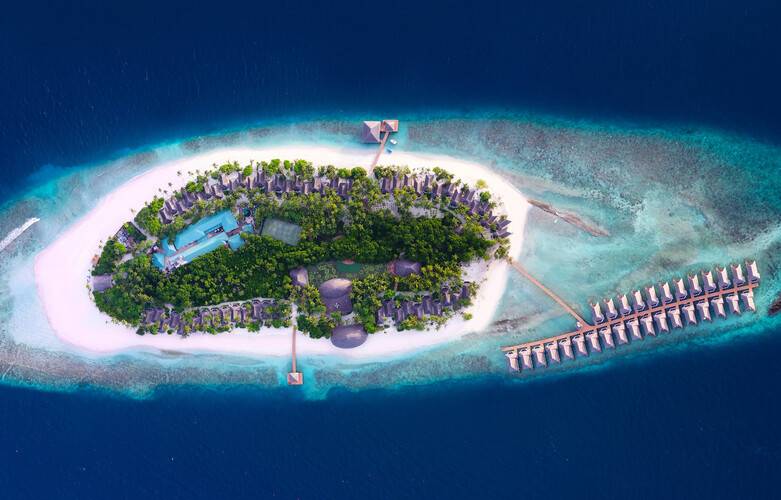Горящая путевка на Мальдивы — отель Dreamland - The Unique Sea & Lake Resort (Баа Атолл)