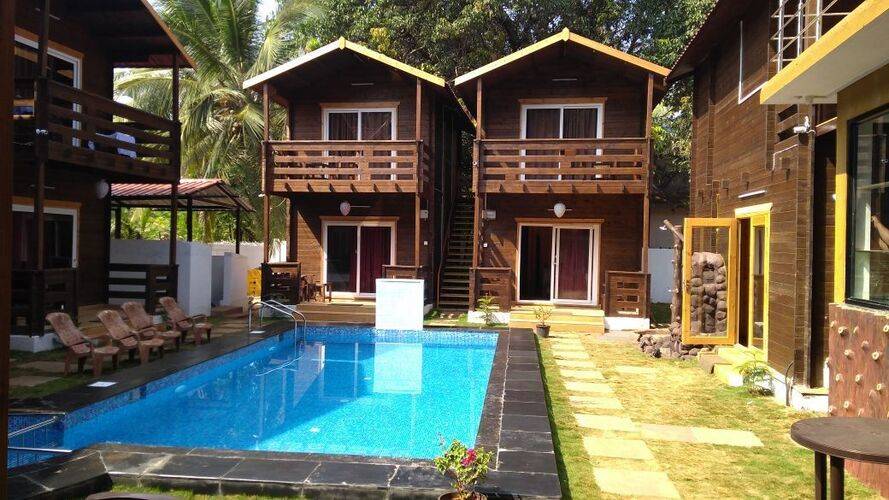 Super Townhouse Morjim (Ex. Wenzette Cotages)