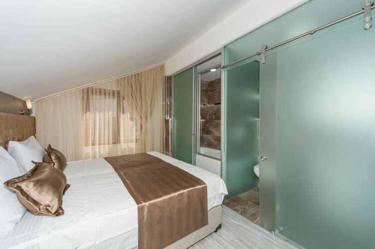 Grand Pamir Hotel