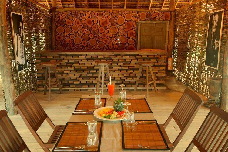 Bar Reef Resort