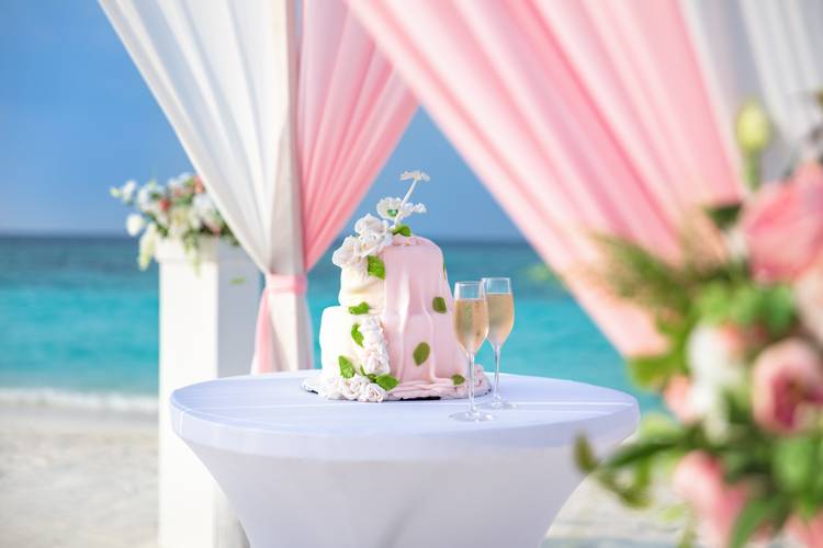 Kuredhivaru Resort And Spa (Ex. Movenpick Resort Kuredhivaru Maldives)