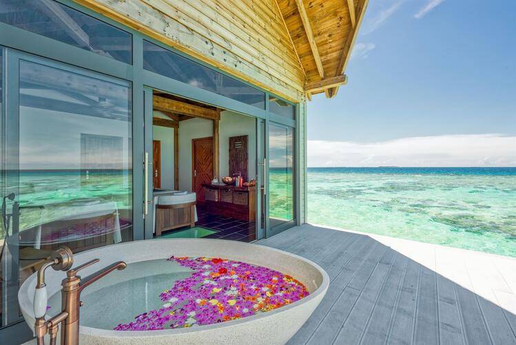 Kuredhivaru Resort And Spa (Ex. Movenpick Resort Kuredhivaru Maldives)