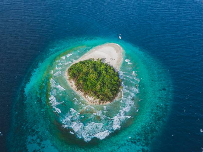 Kuredhivaru Resort And Spa (Ex. Movenpick Resort Kuredhivaru Maldives)