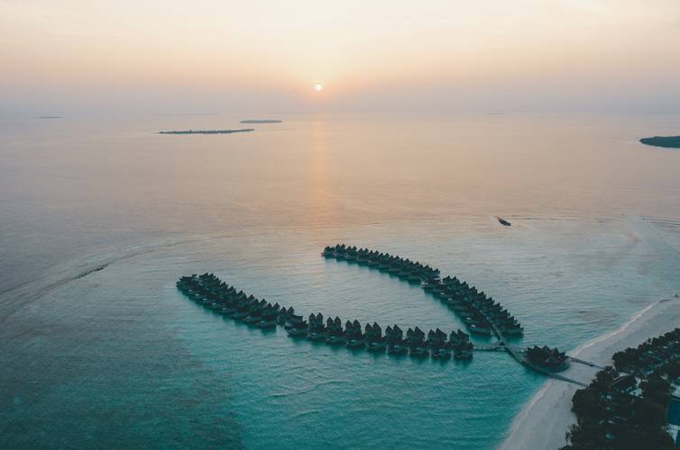 Kuredhivaru Resort And Spa (Ex. Movenpick Resort Kuredhivaru Maldives)
