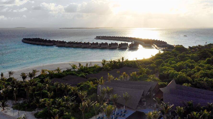 Kuredhivaru Resort And Spa (Ex. Movenpick Resort Kuredhivaru Maldives)