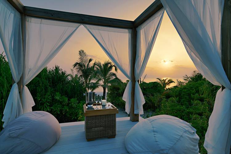 Kuredhivaru Resort And Spa (Ex. Movenpick Resort Kuredhivaru Maldives)