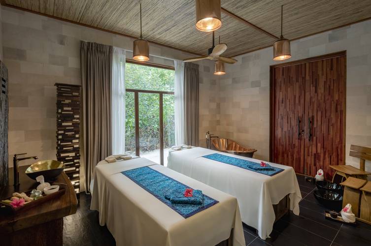 Kuredhivaru Resort And Spa (Ex. Movenpick Resort Kuredhivaru Maldives)