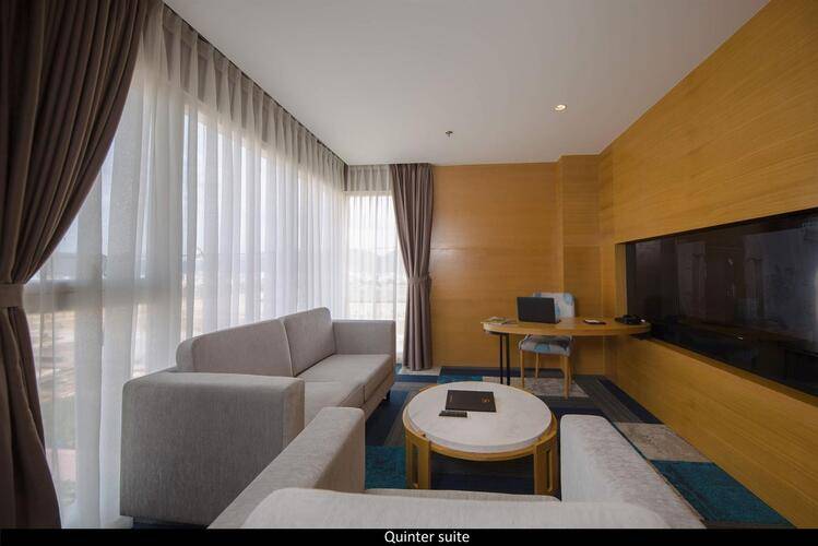 Quinter Central Hotel
