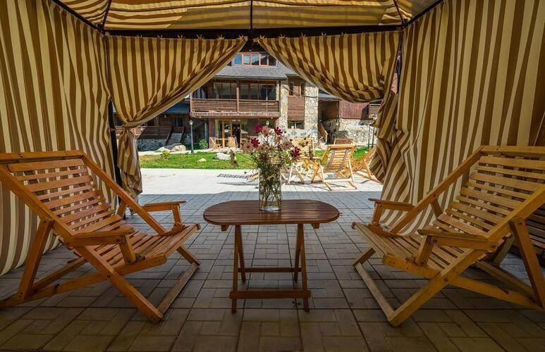 Banguriani Hotel