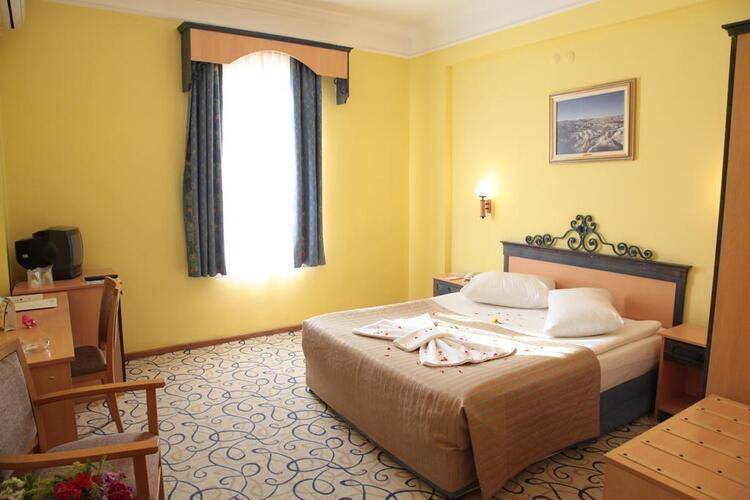 Tassaray Hotel