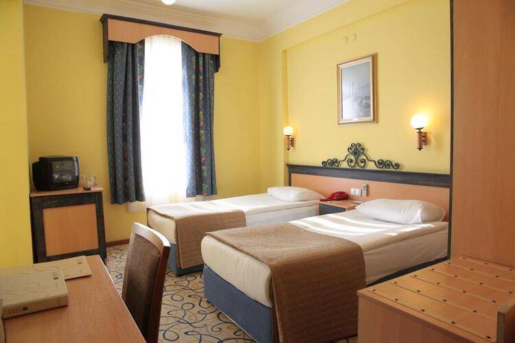 Tassaray Hotel