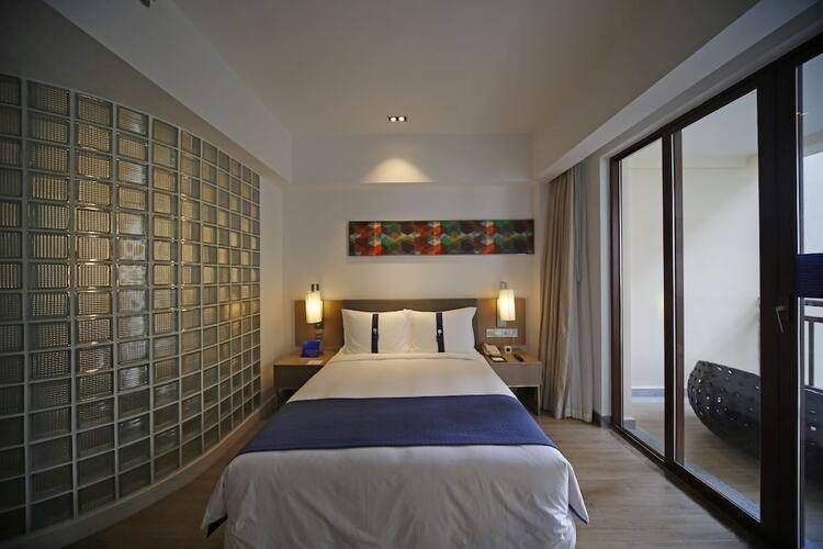 Holiday Inn Express Haikou West Coast