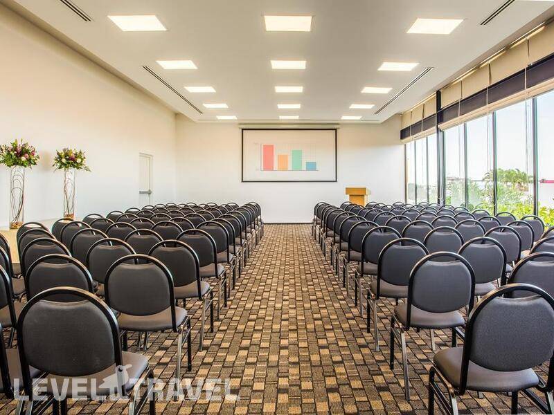 Фотография Fiesta Inn Playa Del Carmen