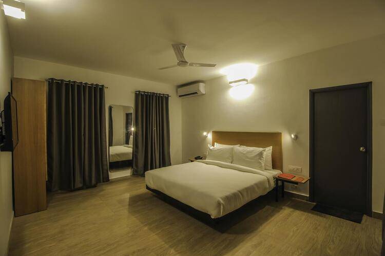 Oceans 7 Ashwem (Ex. Oyo Townhouse Ashvem)