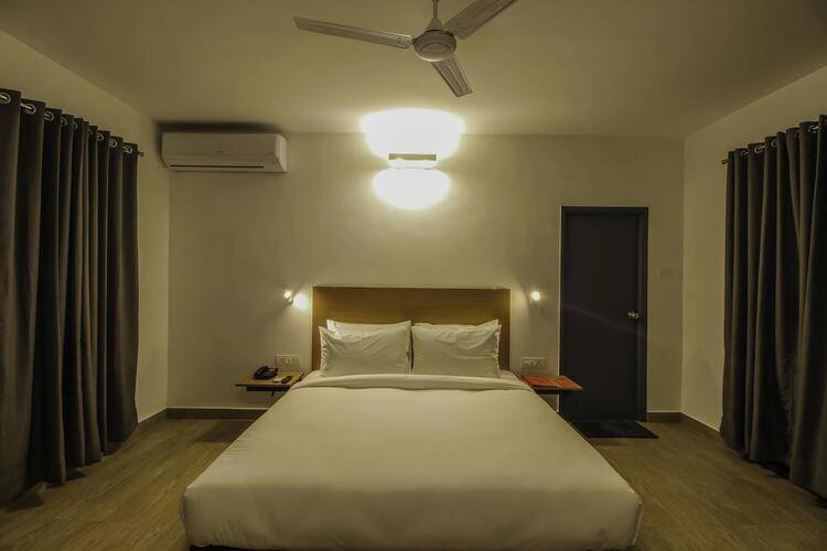 Oceans 7 Ashwem (Ex. Oyo Townhouse Ashvem)