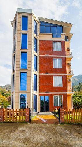 Orange Hotel