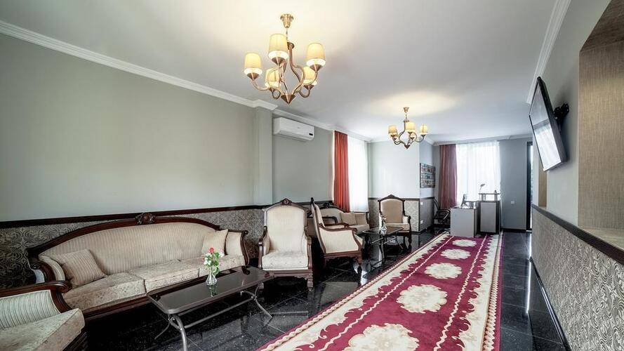 Orange Hotel