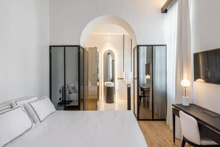 Sir Paul Boutique Hotel