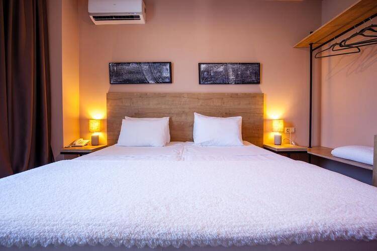 Hotel 16