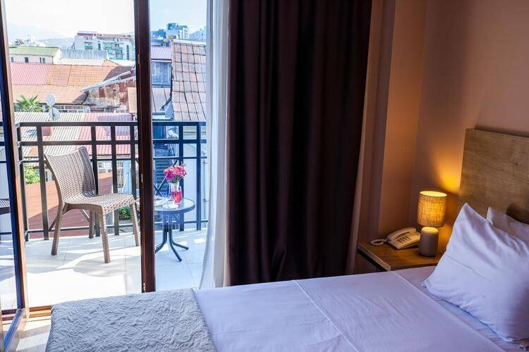 Hotel 16