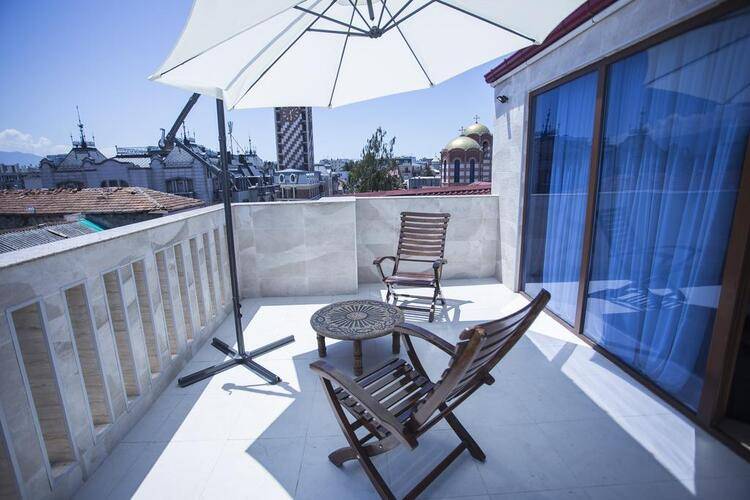 Hotel 16