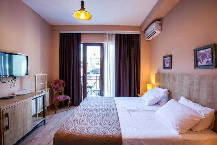 Hotel 16