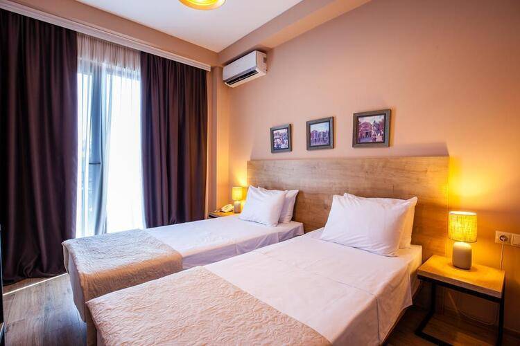 Hotel 16