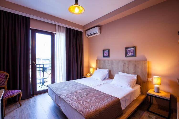 Hotel 16